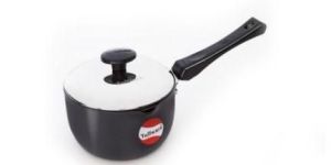 SAUCE PAN WITH SPOUT