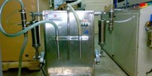 Semi Automatic Liquid Filling Machine