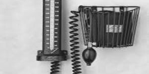 Wall Type Mercury Sphygmomanometer