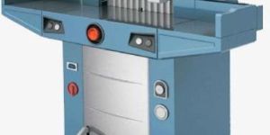 Featured Hydraulic Programmable Paper Cutting Machine