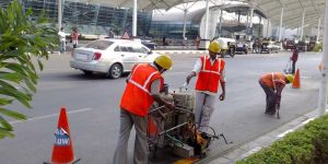 Yellow Road Marking Machine