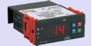 TEMPERATURE CONTROLLERS/ FREEZER / ANTIFREEZE CONTROLLERS