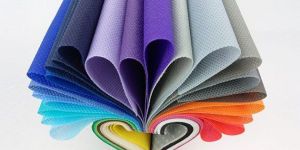 Nonwoven Fabric Roll