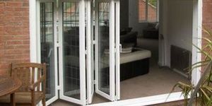 BI-FOLD DOOR