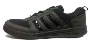 BLACK SHOES WITH LACES