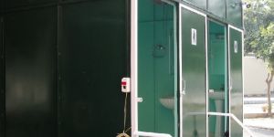 LUXURY MOBILE TOILET
