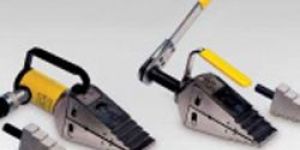 MECHANICAL WEDGE SPREADERS