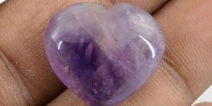 PURPLE AMETHYST GEMSTONE NATURAL HEART SHAPE UNTREATED