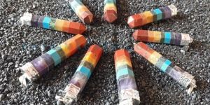 7 CHAKRA BOUNDED CAP PENCIL PENDANTS