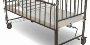 SEMI-FOWLER CHILD BED