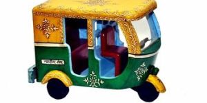 Embossed Hand Painted Wooden Handicraft Auto Rickshaw Toy