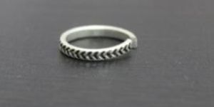 Classic Bird Traditional Toe Ring