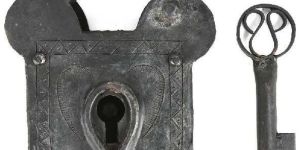 Elephant Vintage Style Handmade Iron Pad Lock with Its Key