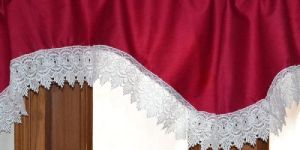 Valance in Deep Red