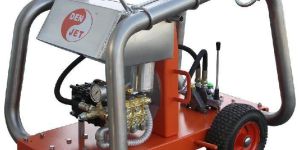 hydraulic powered high-pressure water-blasters