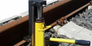 HYDRAULIC TRACK JACK