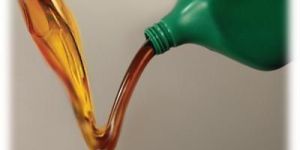Lubricating Engine Oil