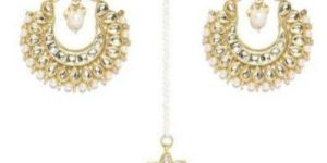 Kundan Earrings Maang Tikka Set