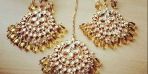 Kundan Imitation Earrings Maang Tikka Set