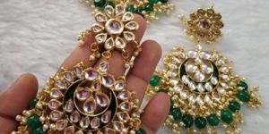 Modern Earrings Maang Tikka Set
