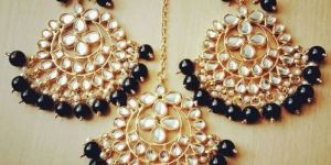 Party Wear Earrings Maang Tikka Set