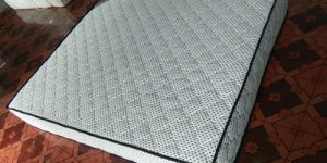 Multicolor Plain Soft Foam Mattress