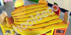 Banana Table with Chair