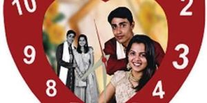 Plastic Analog Heart Wall Clock