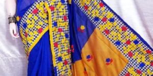 Handloom SilkCotton GamchaBorder Flower Applique Saree Delicate Carvings and Designs