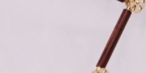 METAL LEAD DESK LAMP