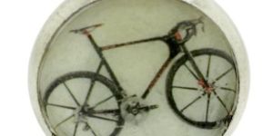 STEEL & RESIN HANDCRAFTED GLASS BICYCLE PIC KNOB