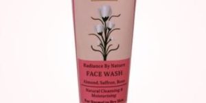 Auravedic Radiance by Nature Face Wash