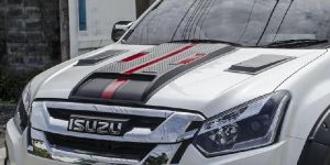ISUZU D-Max Vcross Bonnet Scoop