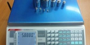 HIGH PRECISION LABORATORY SCALES