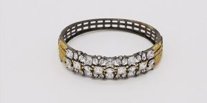 Charm Black AD Stone Bracelet with Gold Imitation