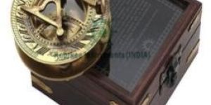 Hard Wood Glass Top Box