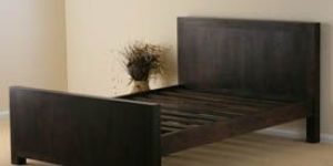 Mantis Dark Solid Mango Indian Bed