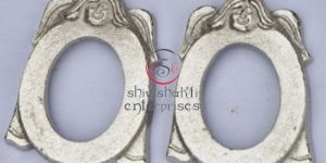 WALL-HANGING DECORATIVE ITEMS