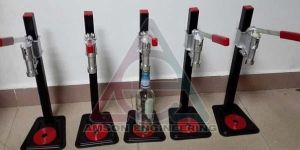 Manual Whiskey Bottle Crimping Machine