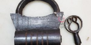 Iron Lock W/ Key