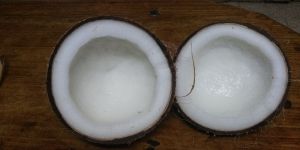 Semi Husked Coconut And Dry Coconut