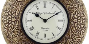 Wall Clock with Grass Design