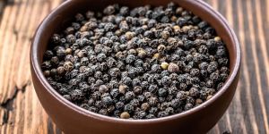 Dried Black Pepper Seeds