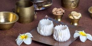 White Lotus Candle