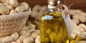 Wood Pressed Groundnut Oil