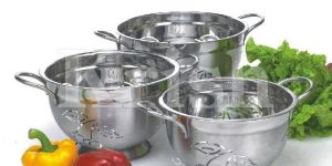 German Colander with Cherry Cutting & Wire Handles