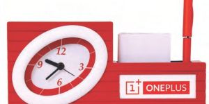 Table Clock with Pen Stand