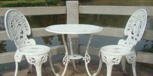 Aluminium Cast Chair Table Set (735 White)