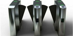 Automatic Retracting Barrier