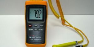 Digital Thermocouple Calibrator